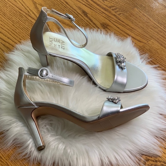 NWOT Naturalizer Women's KINSLEY 3 Pump Sandals Silver size 9 W - Picture 3 of 15